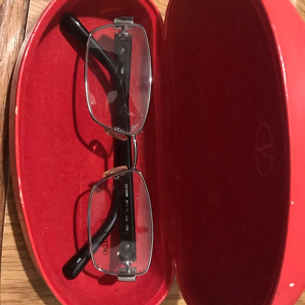Designer eyeglasses